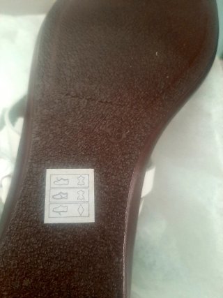 Sandalias Issa Miel Beige y Negras Mujer