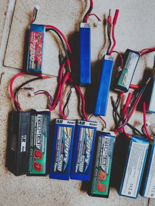 Helicóptero RC y repuestos. Escucho ofertas