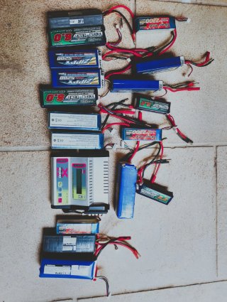 Helicóptero RC y repuestos. Escucho ofertas