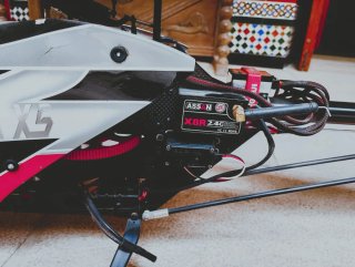 Helicóptero RC y repuestos. Escucho ofertas