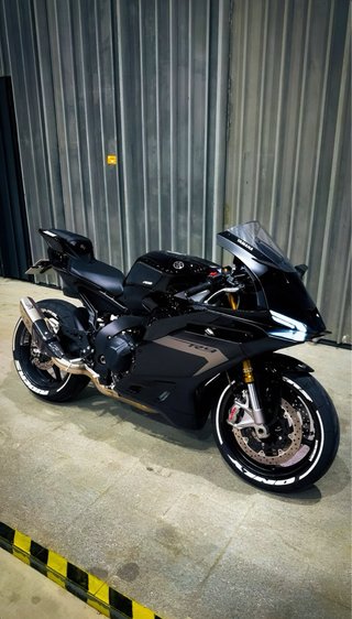 Yamaha R9 35kw Negra