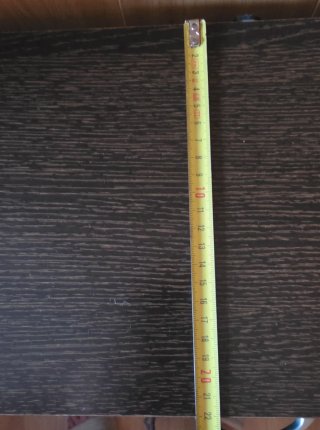Zapatero de madera marrón