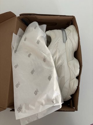 New Balance 9060 Beige/Blanco