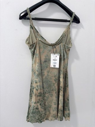 Vestido floral verde y beige