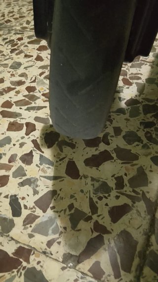 Patinete eléctrico azul