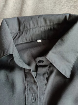 Blusa negra elegante