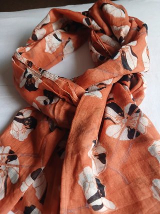 Foulard Pikolinos Naranja y Blanco