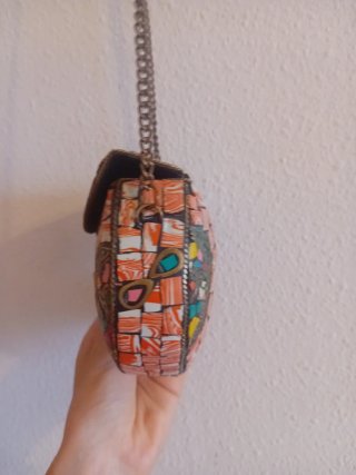 Bolso pequeño de piedras multicolor