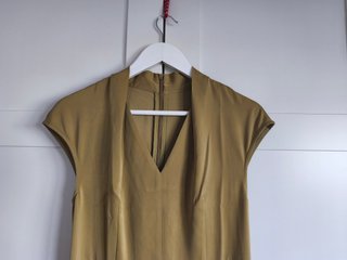 Vestido estilo vintage, verde oliva. Motf. T. S