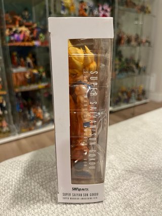 SH Figuarts Goku Awakening