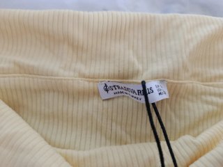 Top  Amarillo Talla L