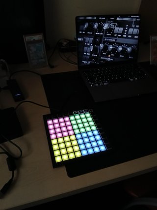 Novation Launchpad Mini MK3 + Caja Impecable