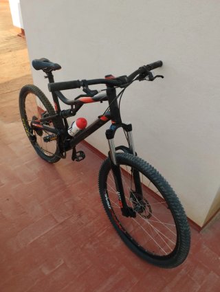Bicicleta de montaña doble suspensión