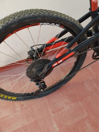 Bicicleta de montaña doble suspensión