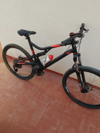 Bicicleta de montaña doble suspensión