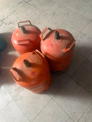 Estan vacías 10€ cada una
