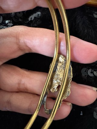 Pulsera latón estilo brutalista piedra azul
