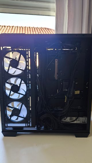 PC Gaming Ryzen 7 7800X3D + RTX 5070 Ti