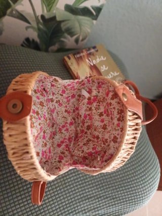 Bolso redondo de paja