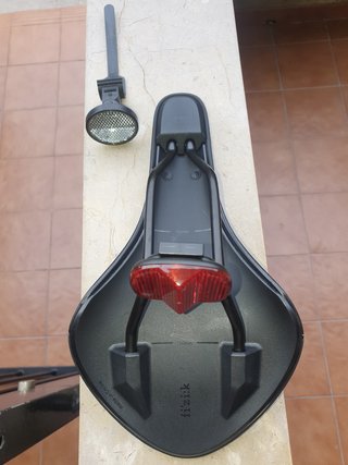 Sillín Fizik Aliante R5 + Reflectantes