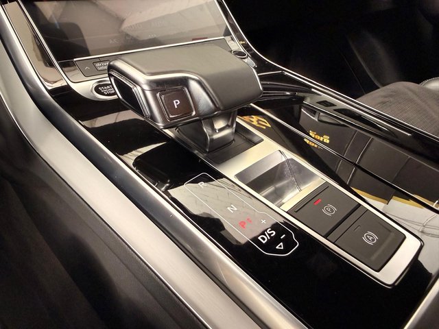 Audi Q8 50 TDI 210kW Black Line Plus quattro tip
