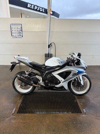 Suzuki GSXR 600 K8