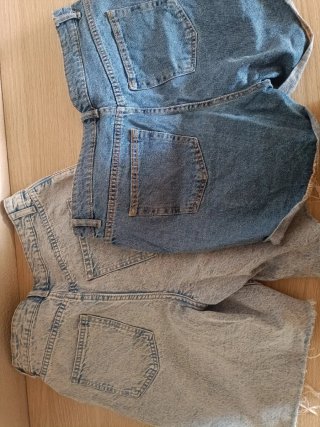 Lote 4 pantalones vaqueros cortos