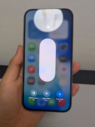 iPhone 15 azul