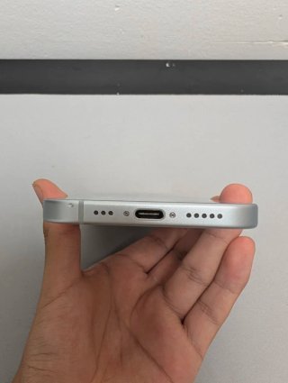iPhone 15 azul