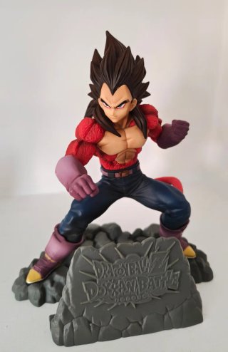 Figura Vegeta SSJ4 Dragon Ball Z Banpresto