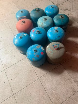 Están vacías 5€ cada una