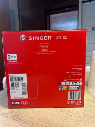 Máquina Overlock Singer S0105