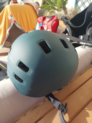 Equipo Windsurf/Kitesurf: Chaleco, Casco y Traje