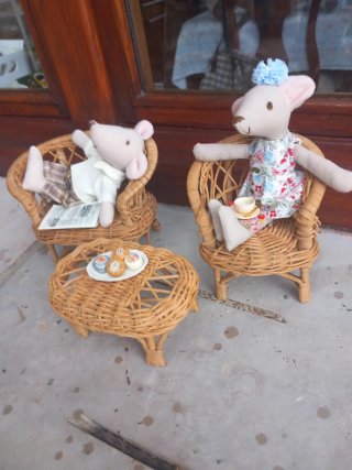 Conjunto de mimbre casa de muñecas