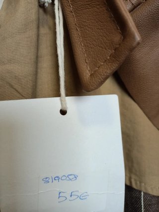 Falda italiana con detalle abdomen ajustable