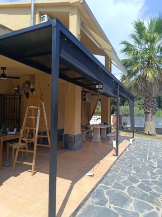 Fabricación a medida Pérgola metál policarbonato