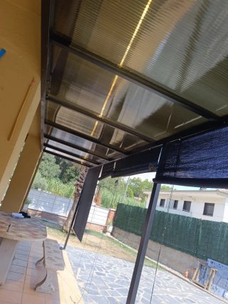 Fabricación a medida Pérgola metál policarbonato
