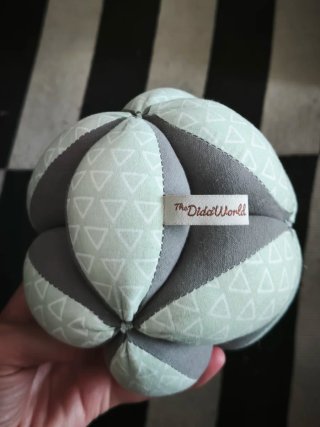 Pelota Montessori para bebé