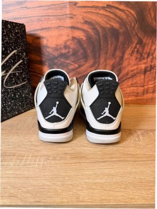 Jordan 4 Retro Military Negro Talla 40