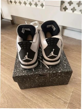Jordan 4 Retro Military Negro EU44