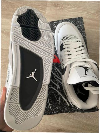 Jordan 4 Retro Military Negro EU44