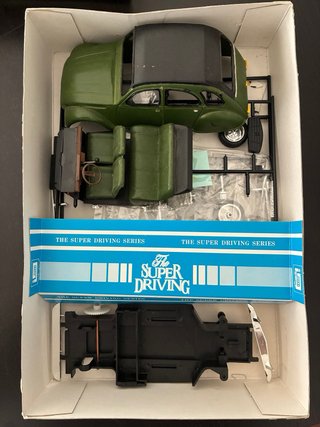 Maqueta Citroën 2CV6 1/24 The Super Driving Series