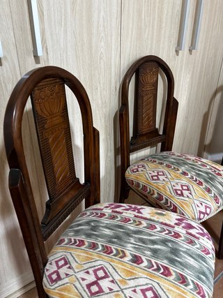 Juego de 4 sillas clásicas de madera