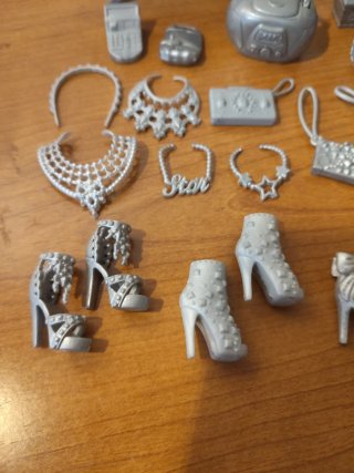 Lote accesorios originales Barbie. Plateados