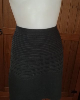 Falda de punto Stefanel gris y negra