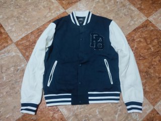 Chaqueta bomber Pull&Bear azul y blanco