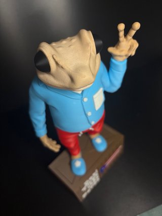 Figura Sapo Bad Bunny Debi Tirar Mas Fotos