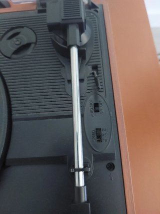 Tocadiscos Vintage Marrón y Negro con Radio y USB
