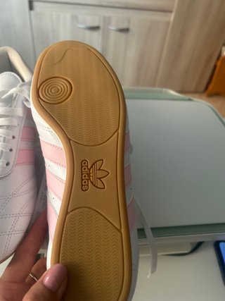 Zapatillas Adidas Blancas y Rosas