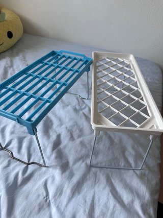 Estantes pequeños apilables